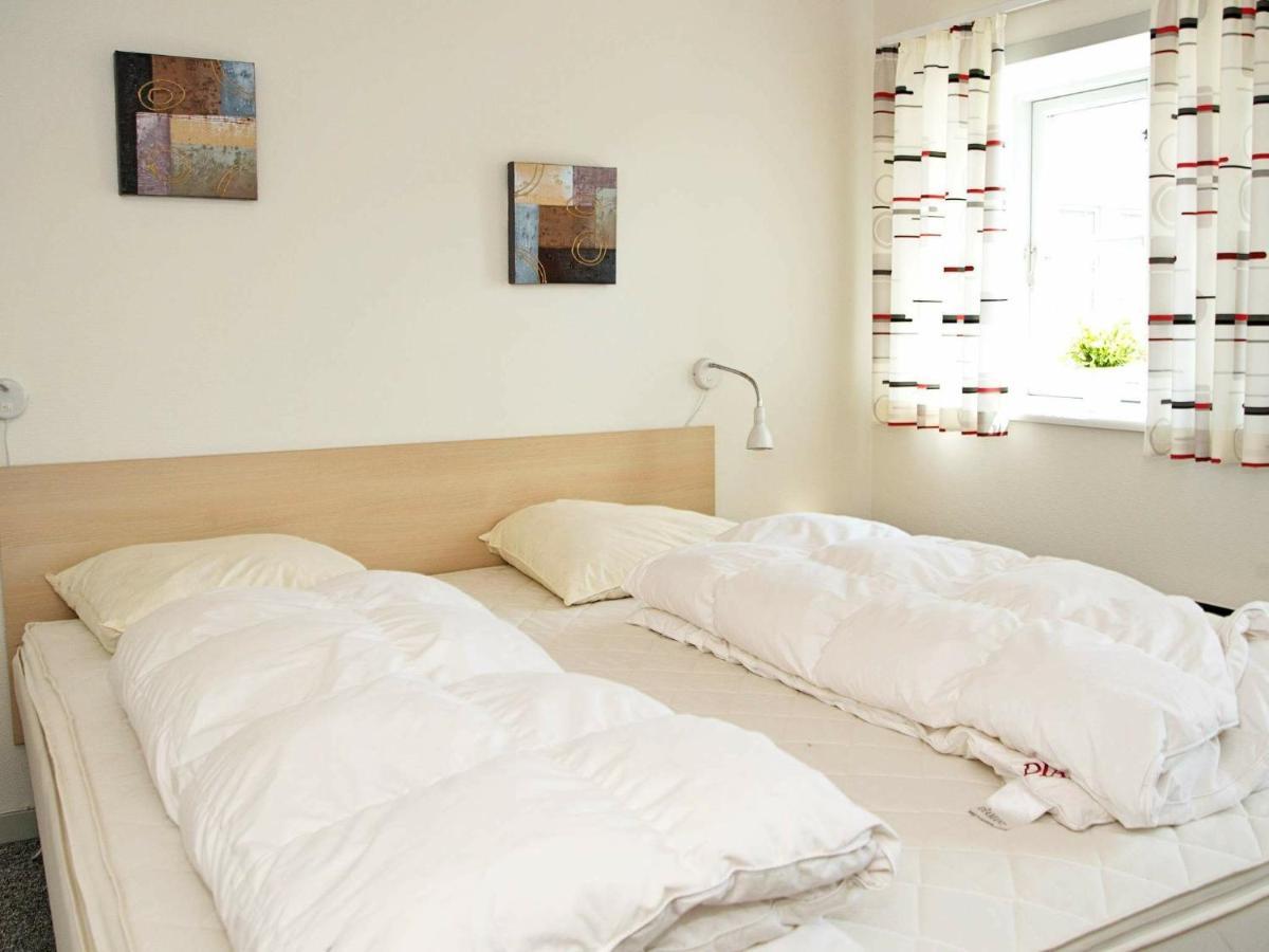 6 Person Holiday Home In Hejls 外观 照片