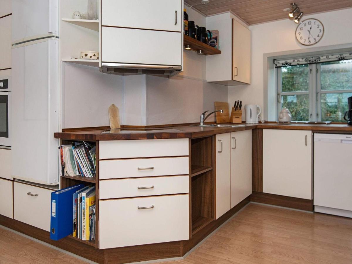 6 Person Holiday Home In Hejls 外观 照片