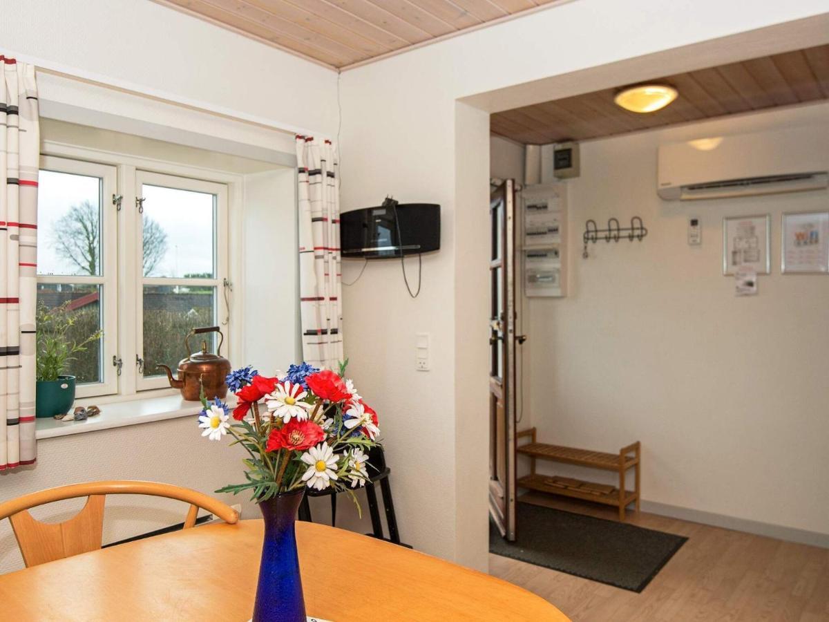 6 Person Holiday Home In Hejls 外观 照片